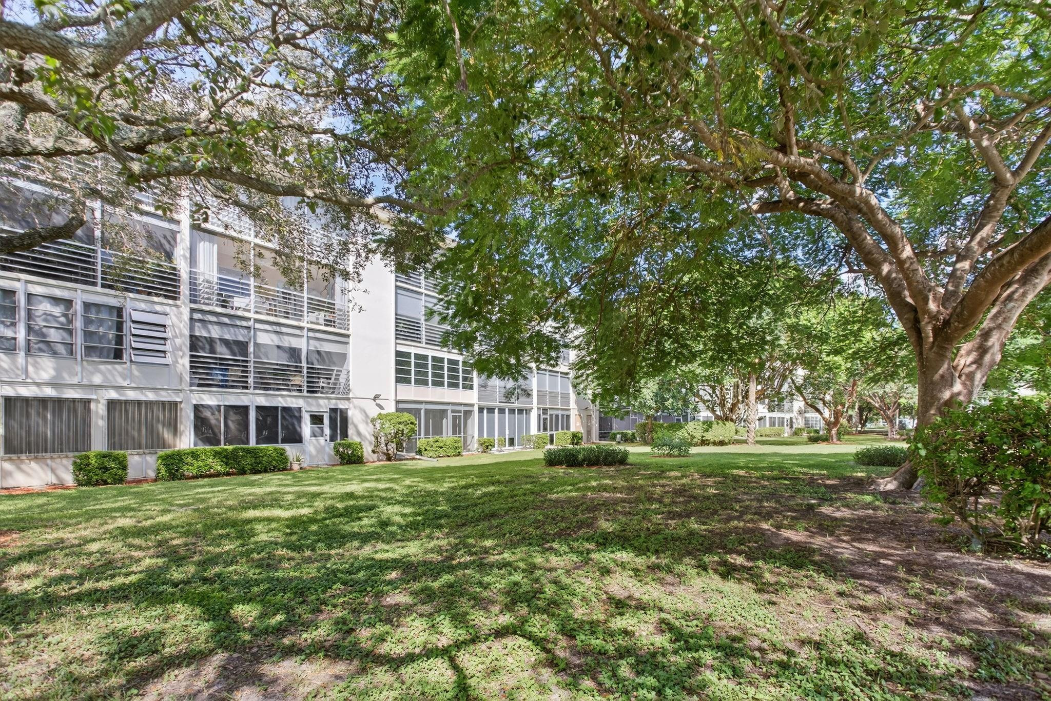 WYNMOOR GOLF VILLAGE - Residential