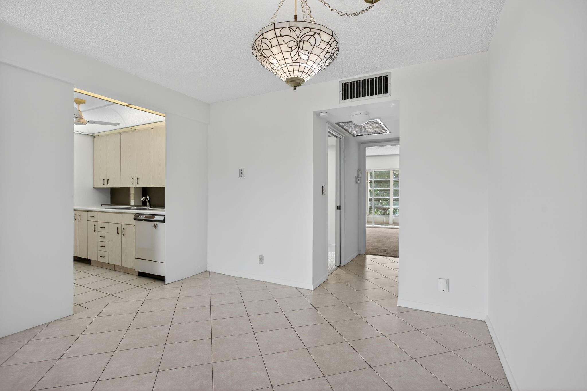 WYNMOOR GOLF VILLAGE - Residential