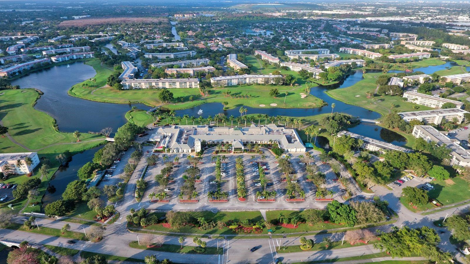 WYNMOOR GOLF VILLAGE - Residential