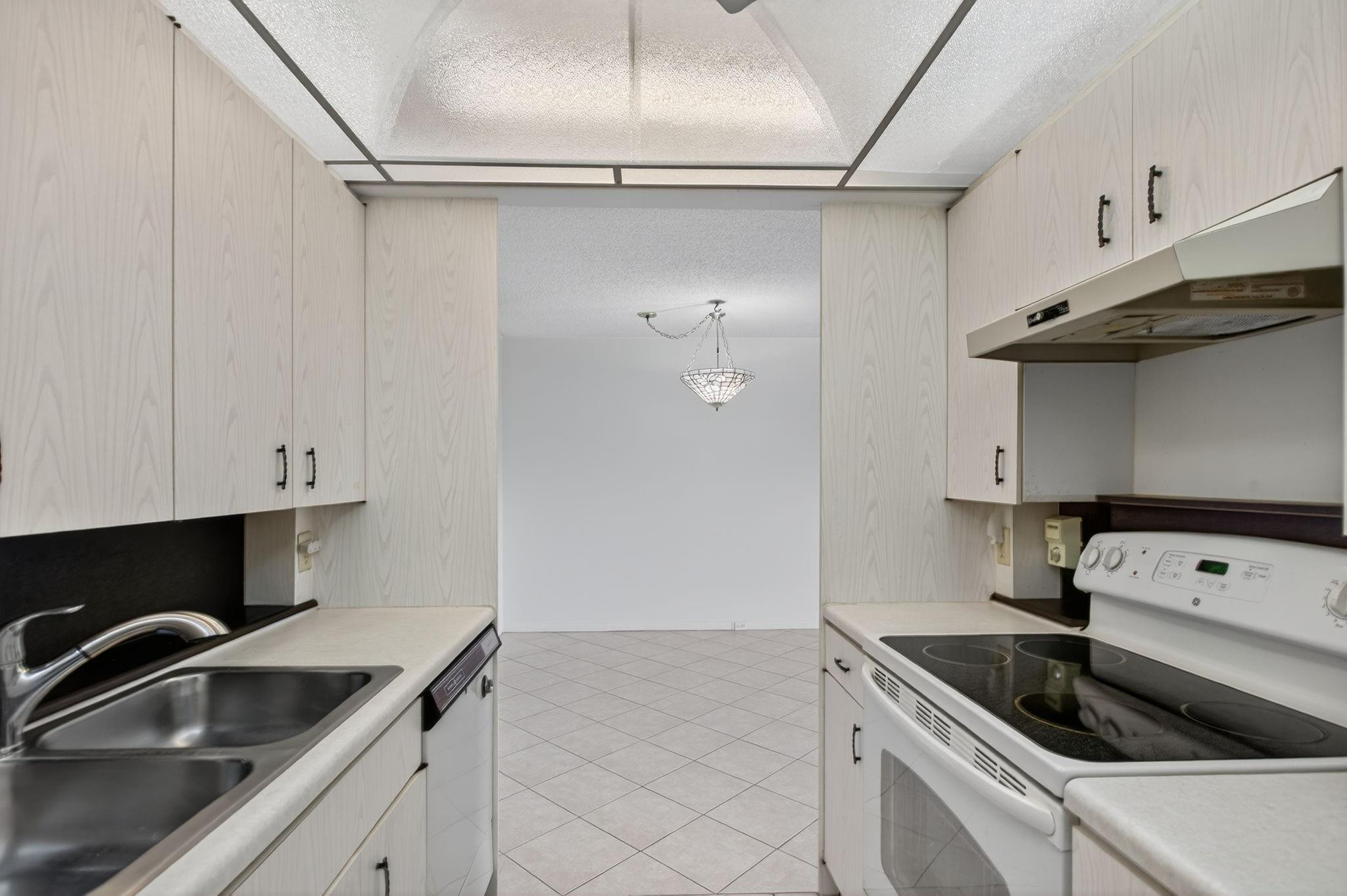 WYNMOOR GOLF VILLAGE - Residential