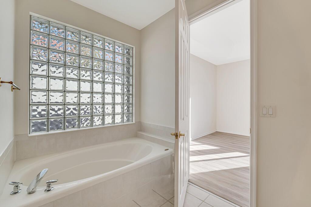 VENETIAN ISLES - Residential