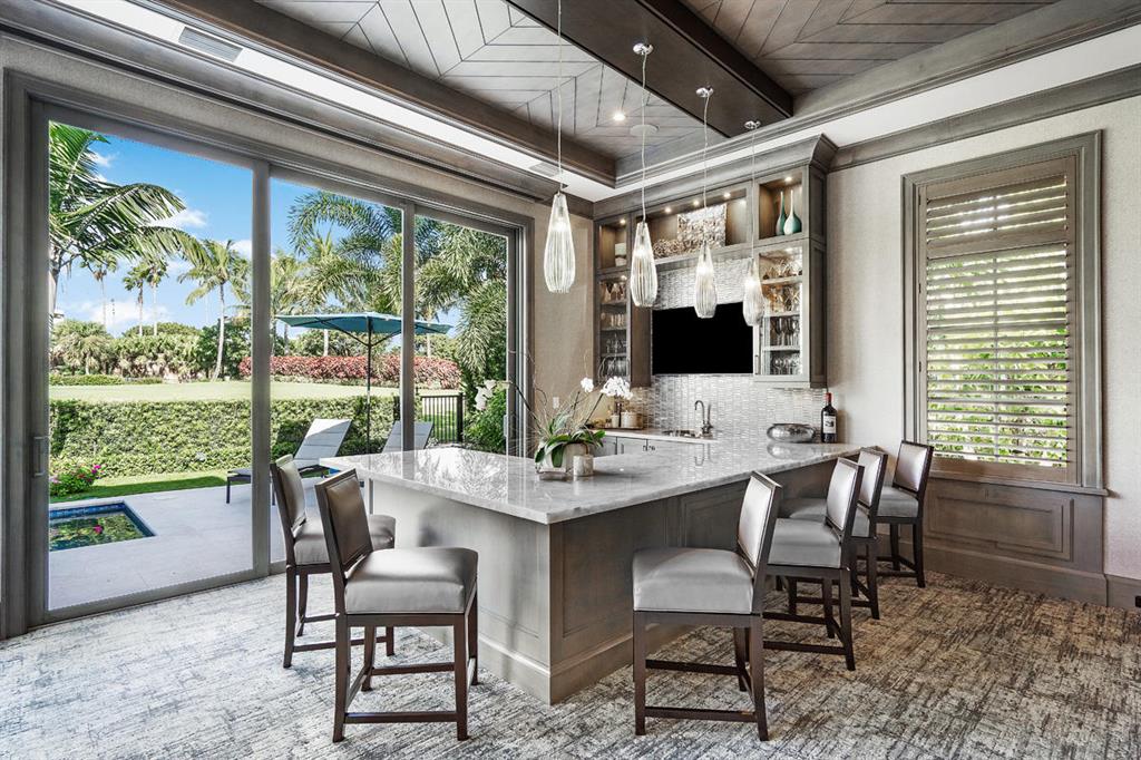 ROYAL PALM YACHT & COUNTRY CLUB - Residential