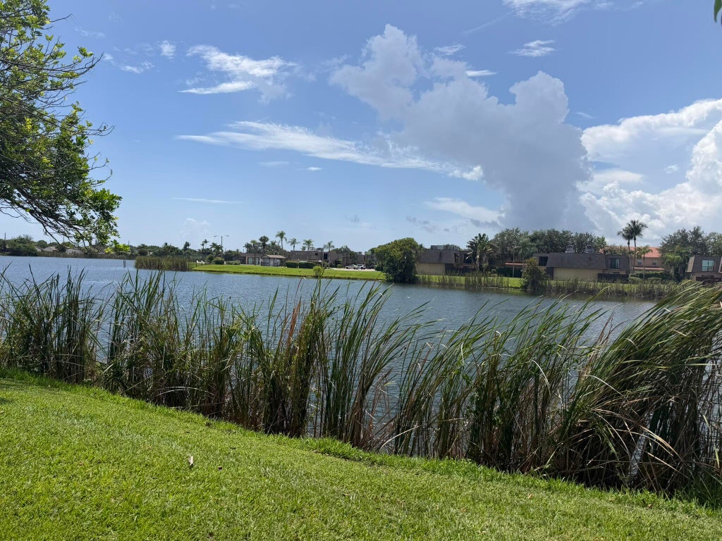 Photo of 1501 WATERVIEW Circle, Palm Springs, FL 33461 (MLS # B26068558)