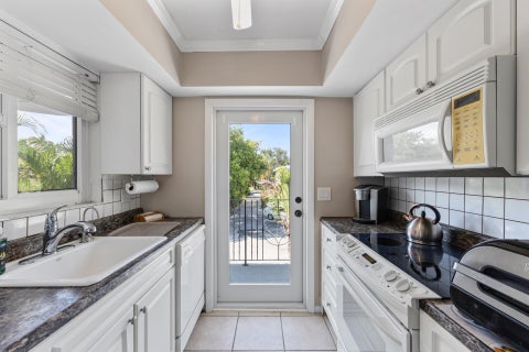 Tiny photo for 2151 NE 42nd Court #225, Lighthouse Point, FL 33064 (MLS # B26070782)