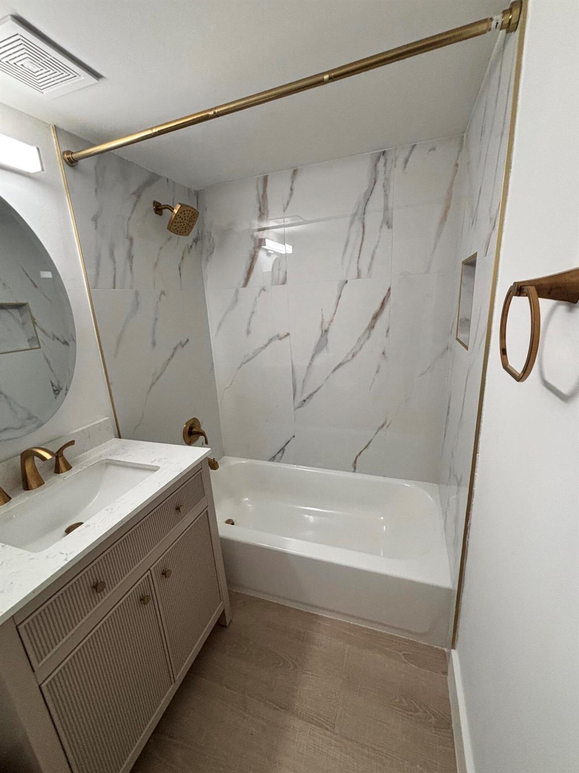 GULFSTREAM CONDO OF LAS O - Residential Lease