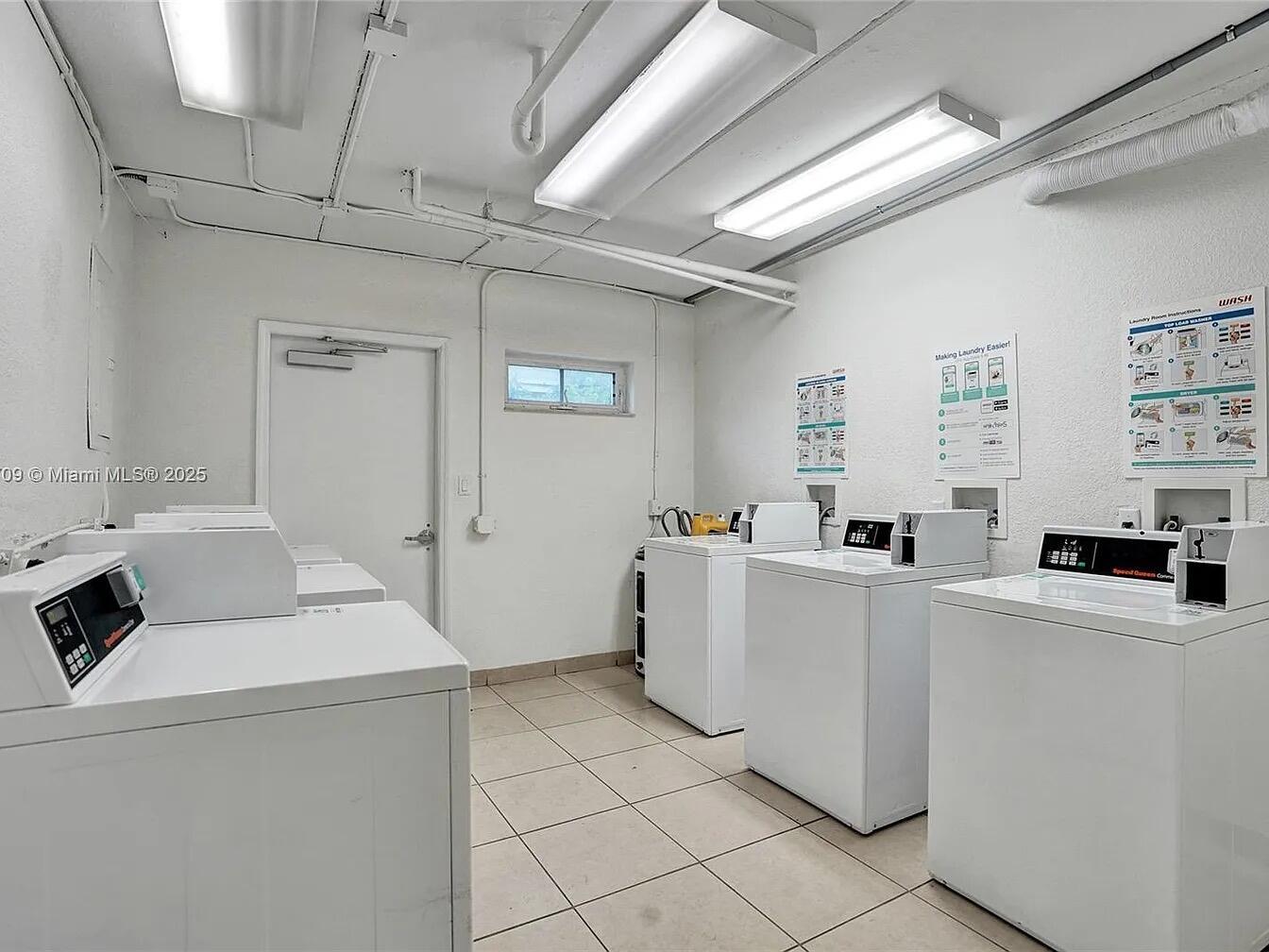 GULFSTREAM CONDO OF LAS O - Residential Lease