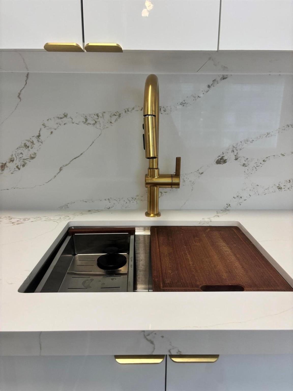 GULFSTREAM CONDO OF LAS O - Residential Lease