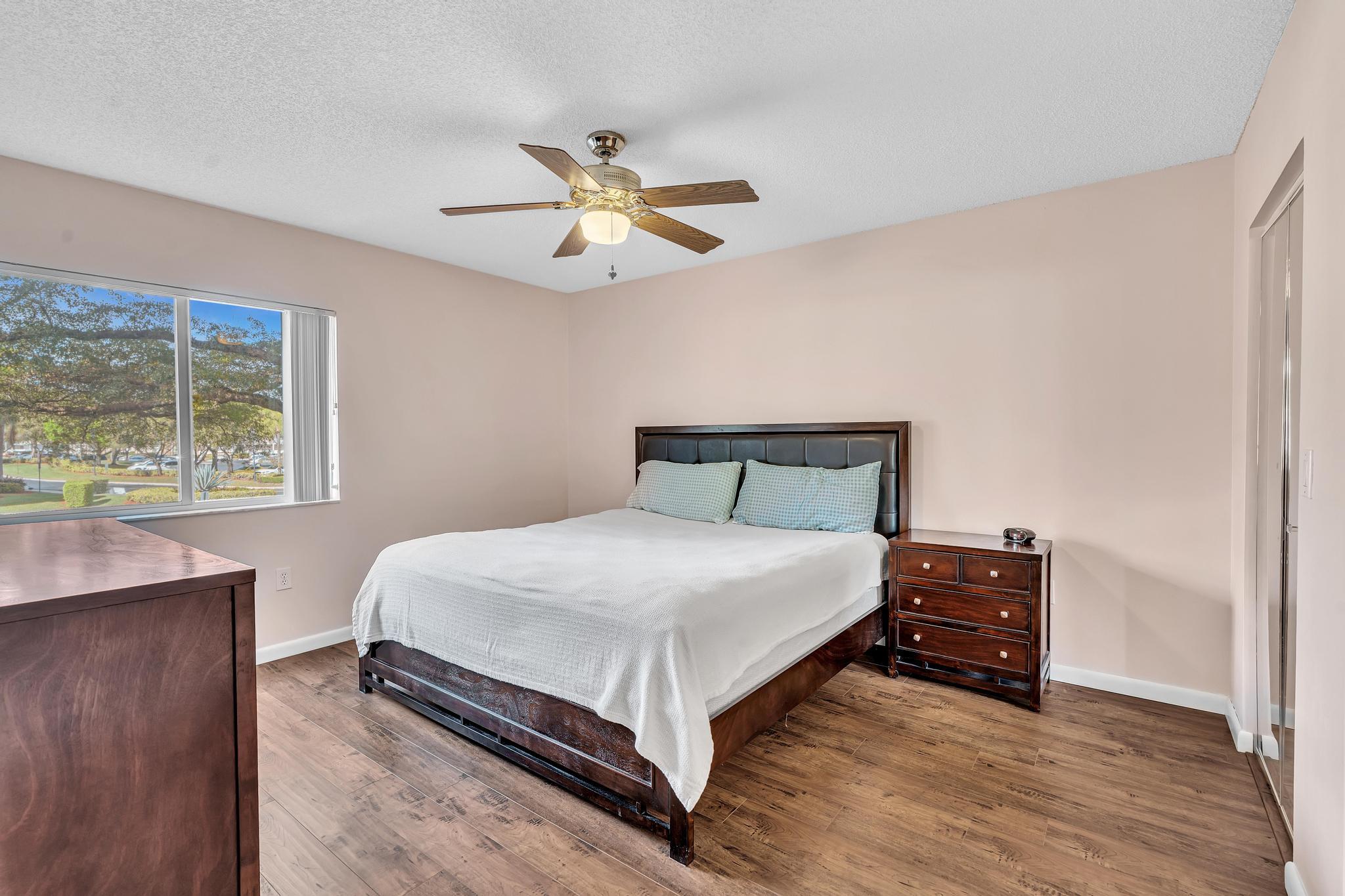 WELDON CONDOMINIUM I - Residential