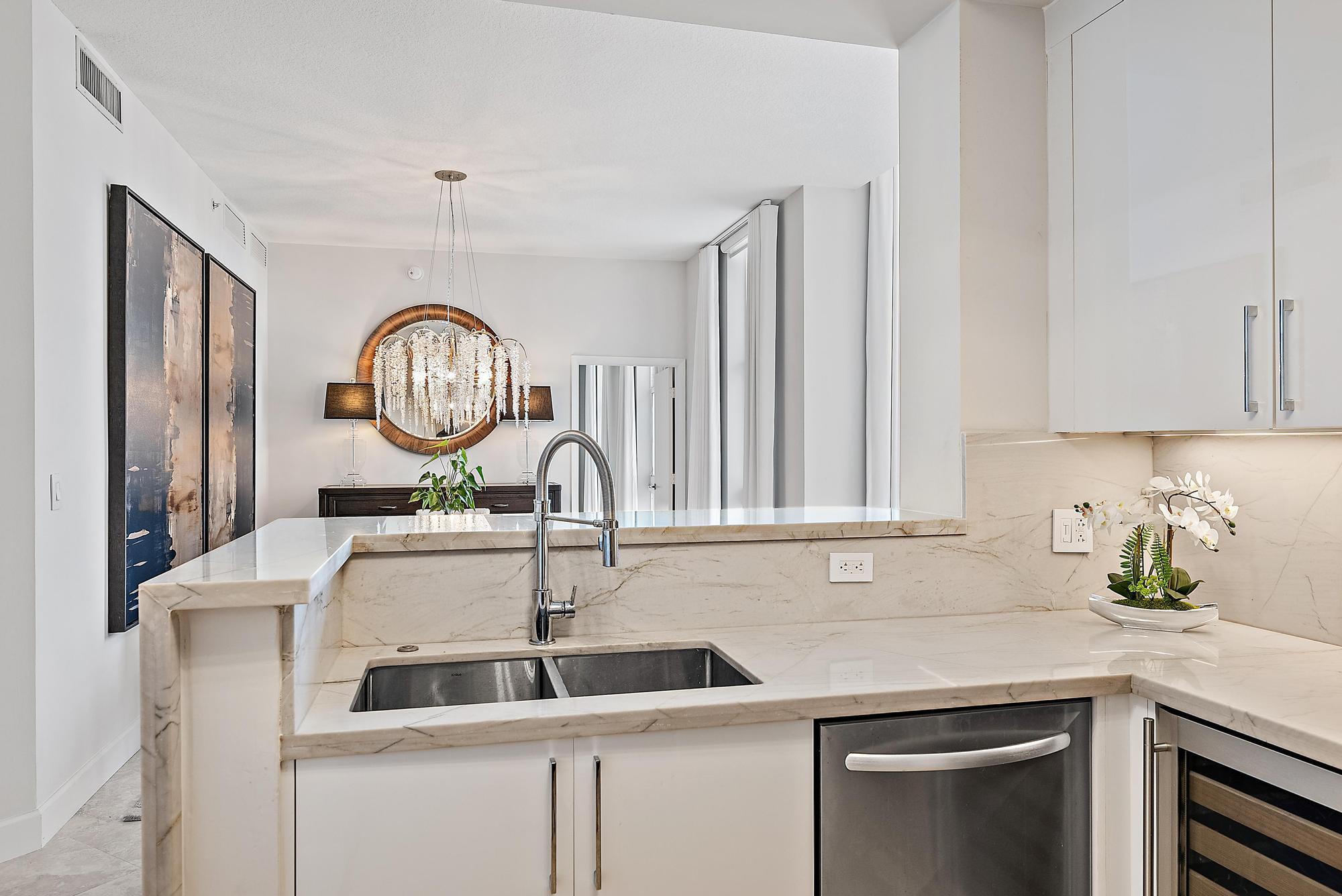 CITYPLACE SOUTH TOWER CON - Residential