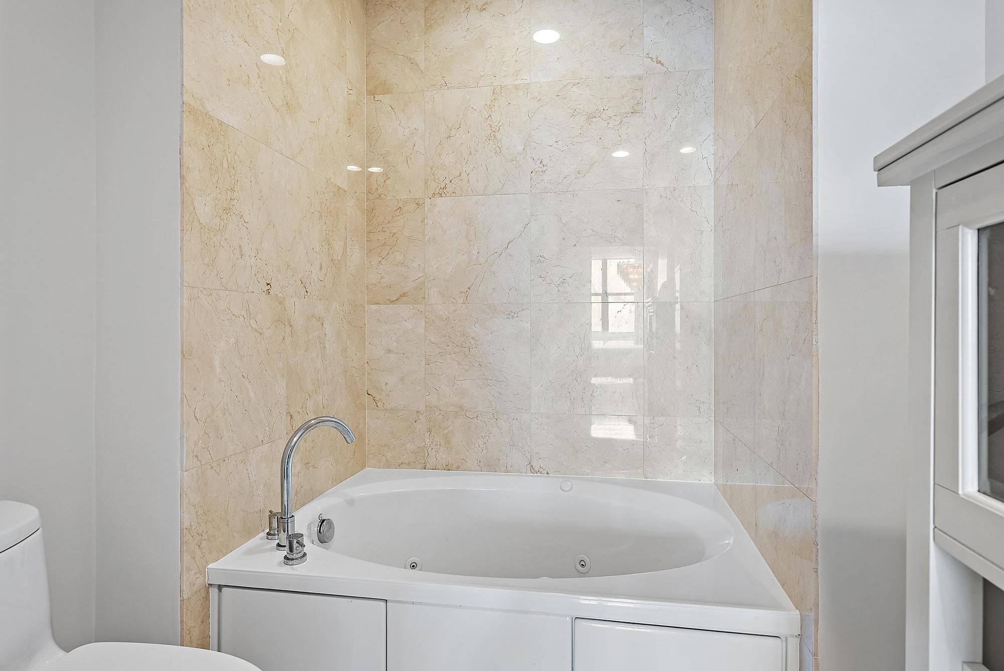 CITYPLACE SOUTH TOWER CON - Residential