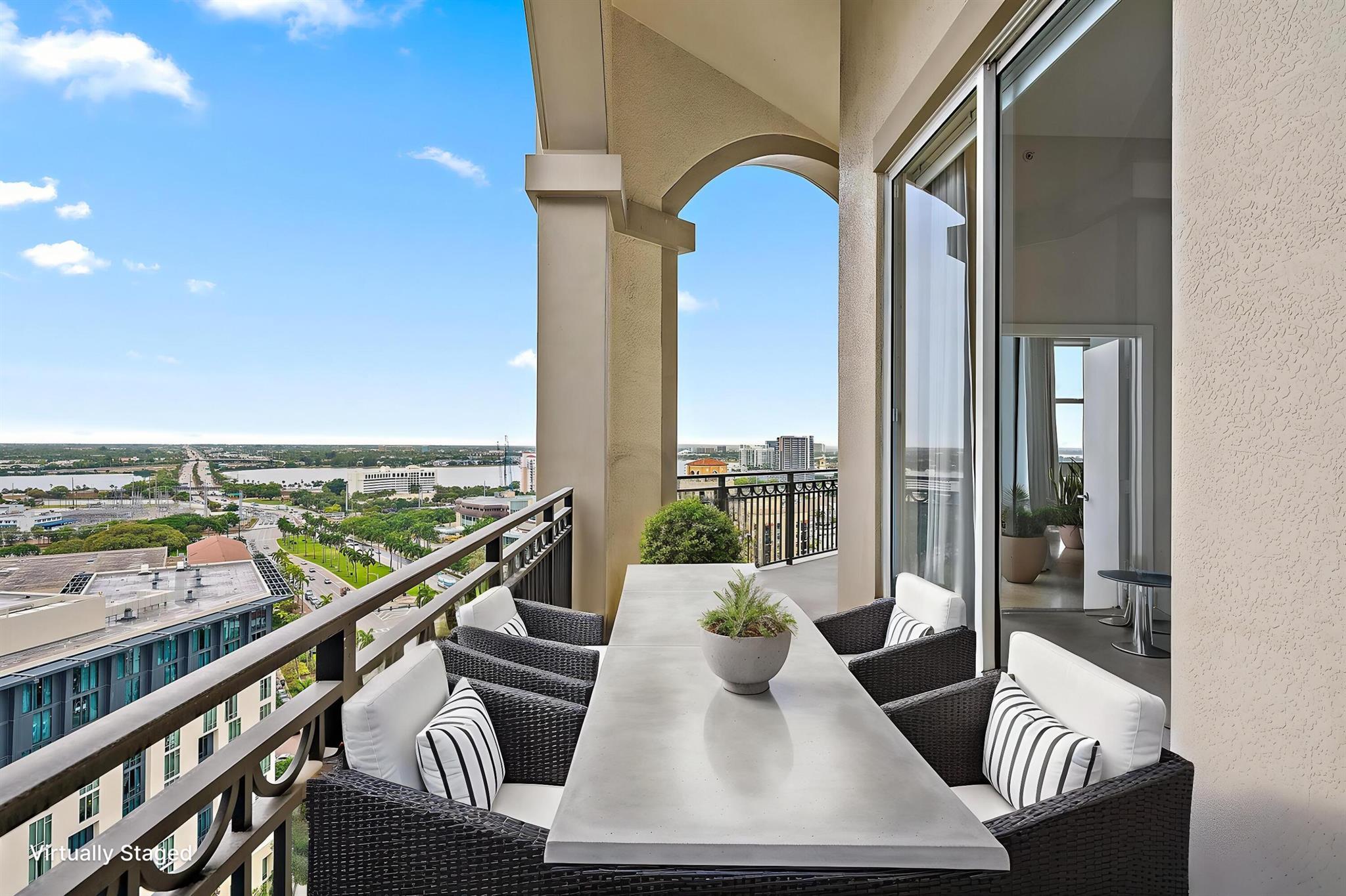 CITYPLACE SOUTH TOWER CON - Residential