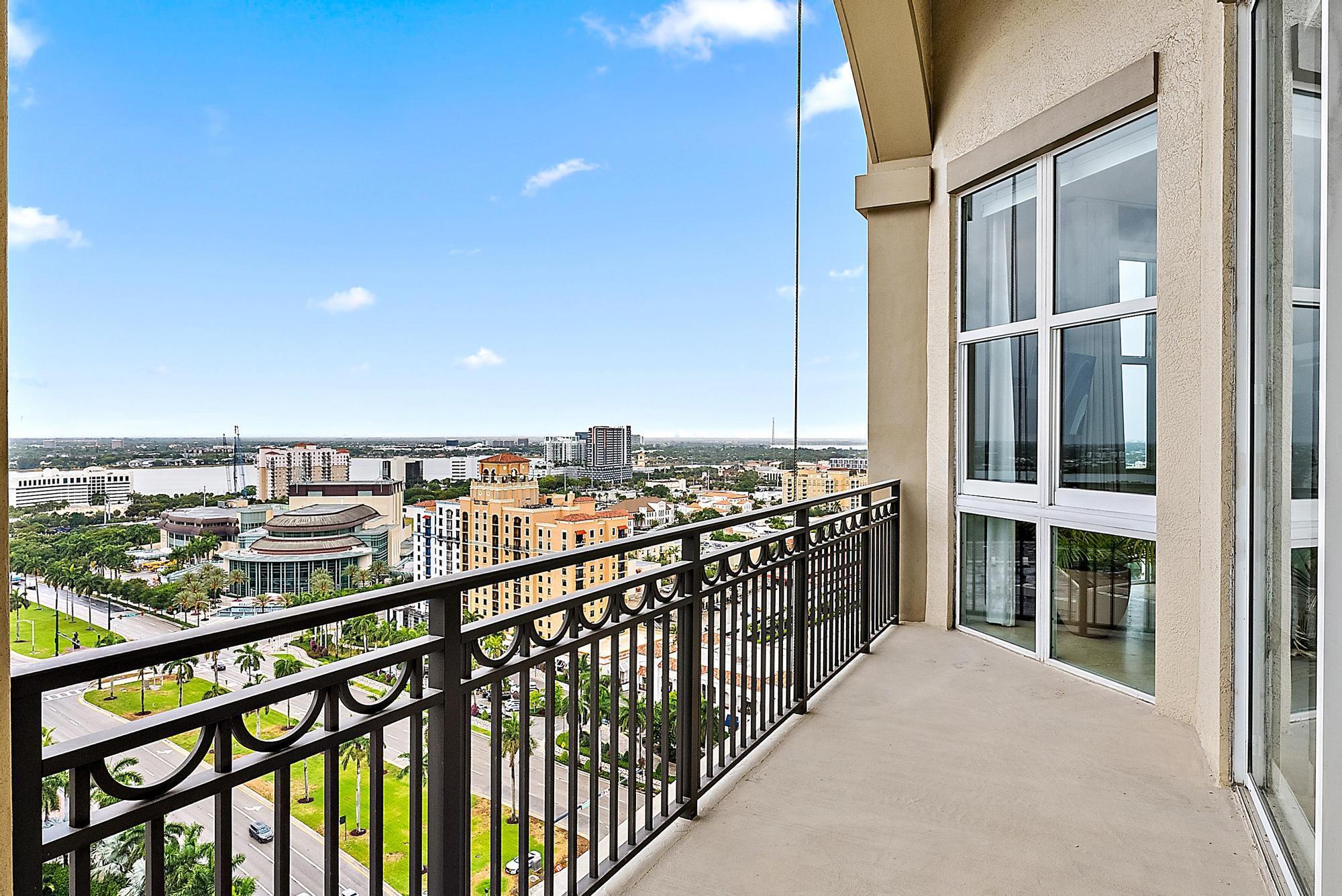 CITYPLACE SOUTH TOWER CON - Residential