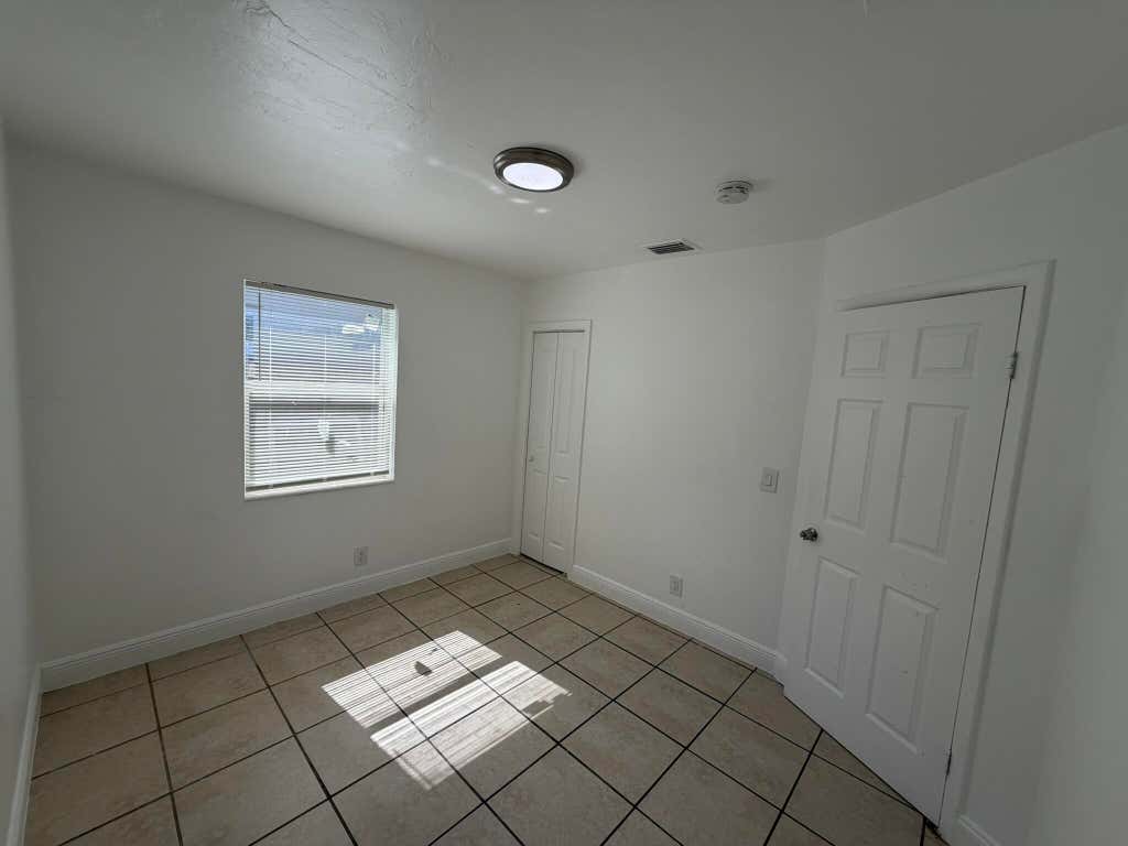 Photo of 1021 Henrietta Avenue, West Palm Beach, FL 33401 (MLS # B26062723)