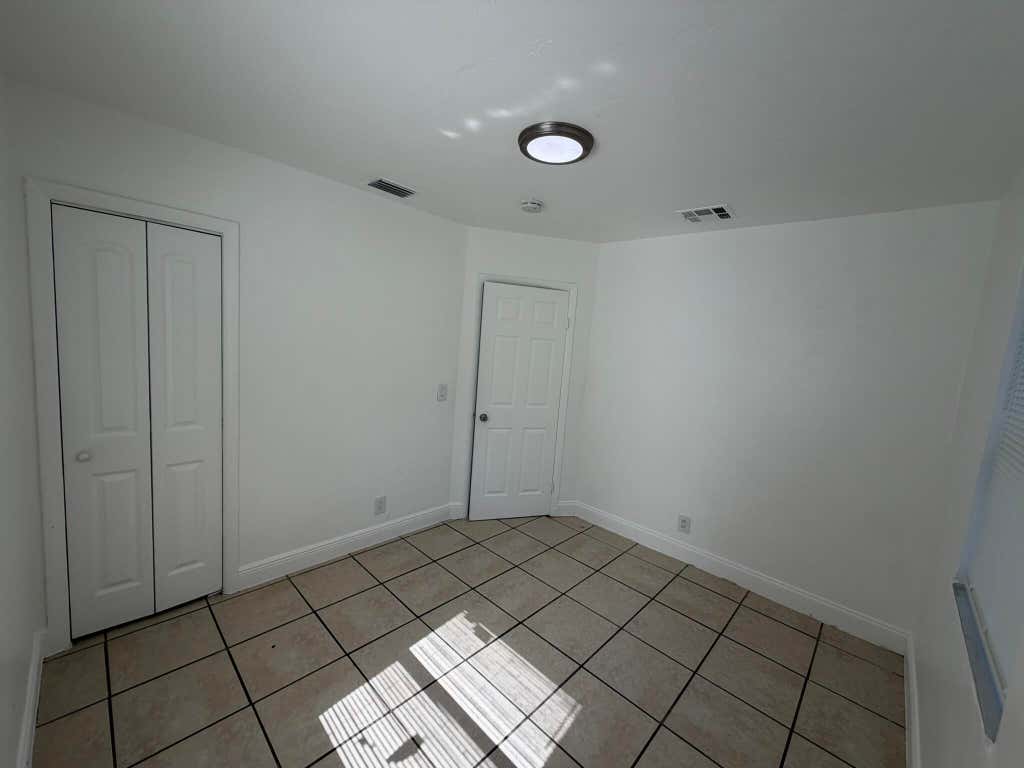 Photo of 1021 Henrietta Avenue, West Palm Beach, FL 33401 (MLS # B26062723)
