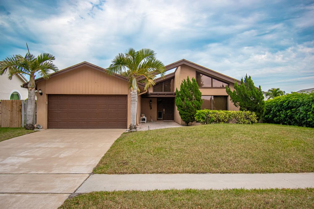 Photo of 21566 Arbor Way, Boca Raton, FL 33433 (MLS # R11164062)