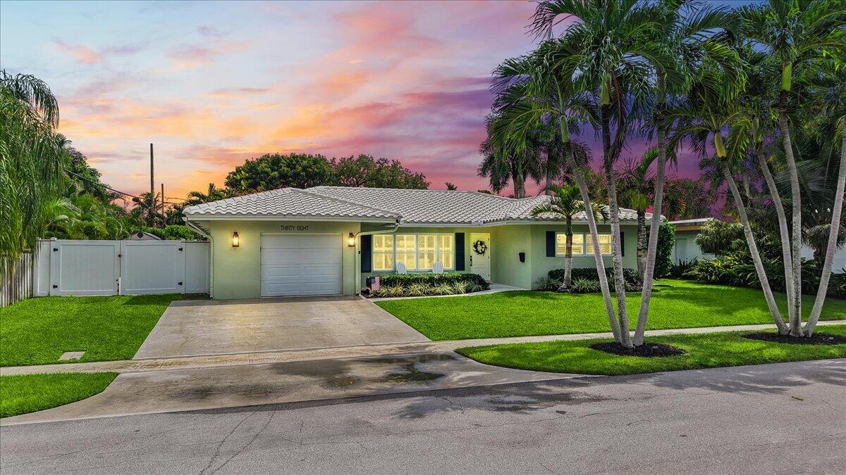 38 SW 10th Avenue