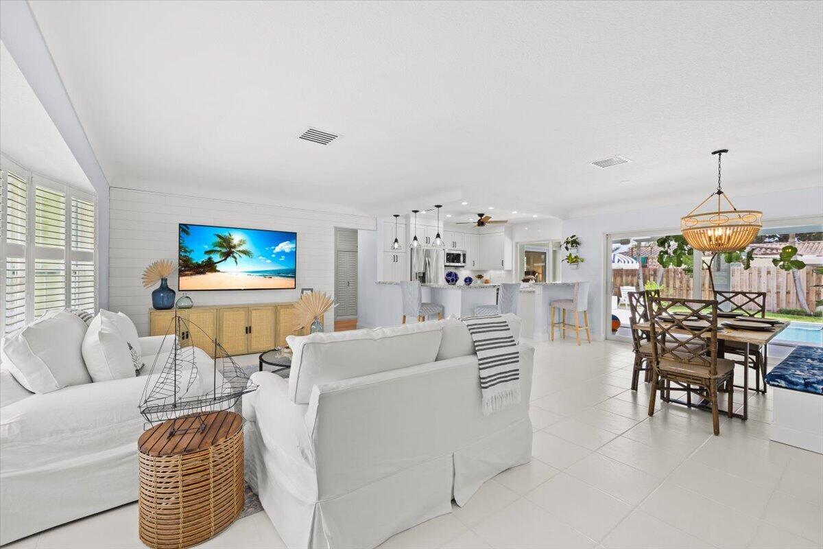 38 SW 10th Avenue