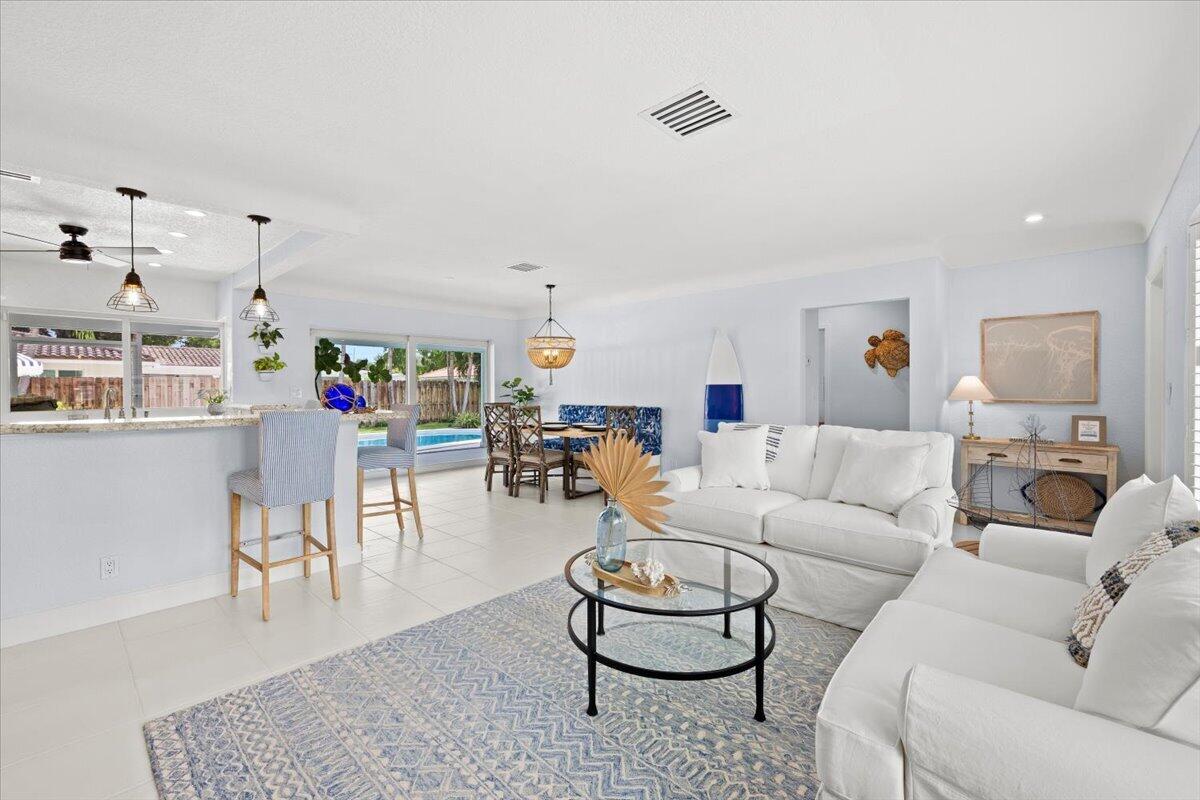 38 SW 10th Avenue
