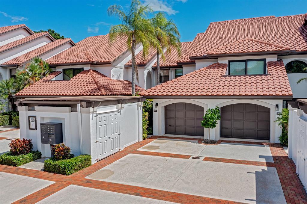 TRADERS CROSSING AT JONATHANS LANDING - Residential