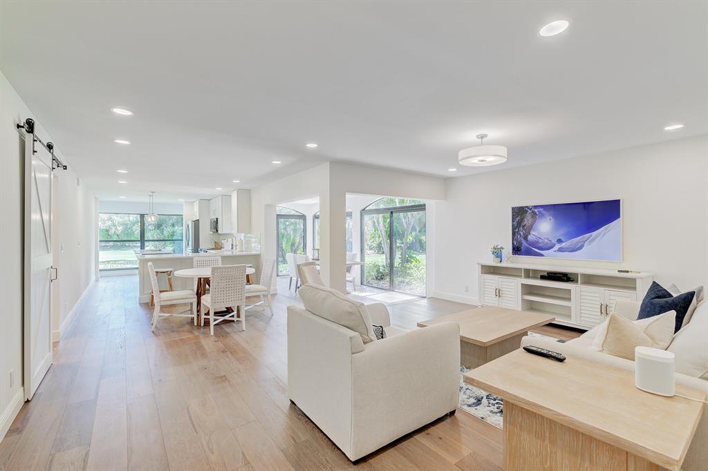 TRADERS CROSSING AT JONATHANS LANDING - Residential