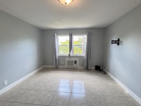 Tiny photo for 1150 E Sample Road #204, Pompano Beach, FL 33064 (MLS # B26027841)