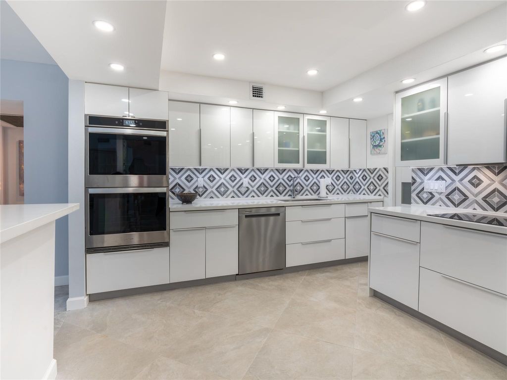 Photo of 2850 N Palm Aire Dr #601, Pompano Beach, FL 33069 (MLS # F10540079)