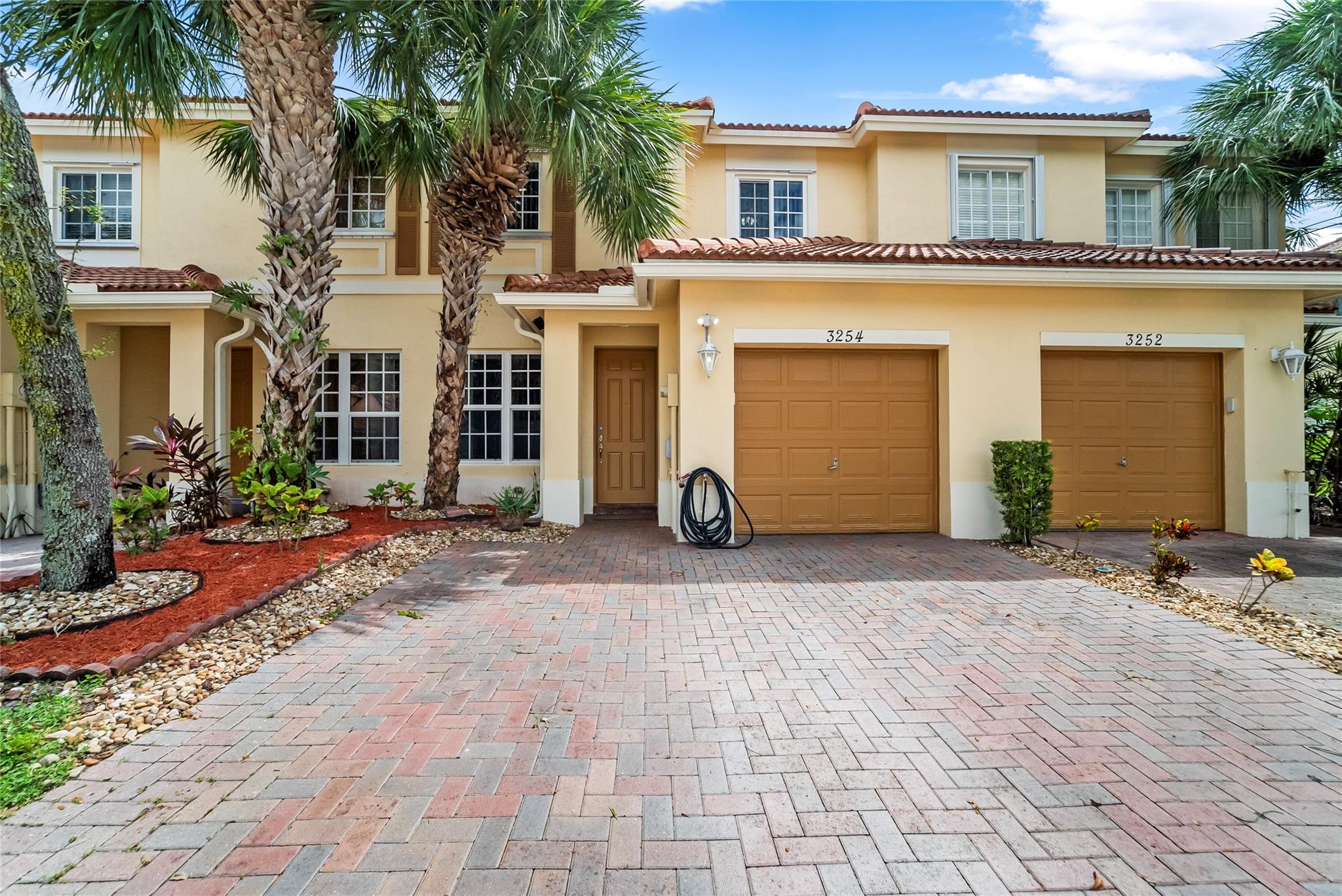 View Oakland Park, FL 33309 townhome