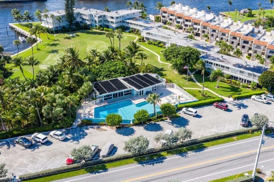 1221 Hillsboro Mile 15a