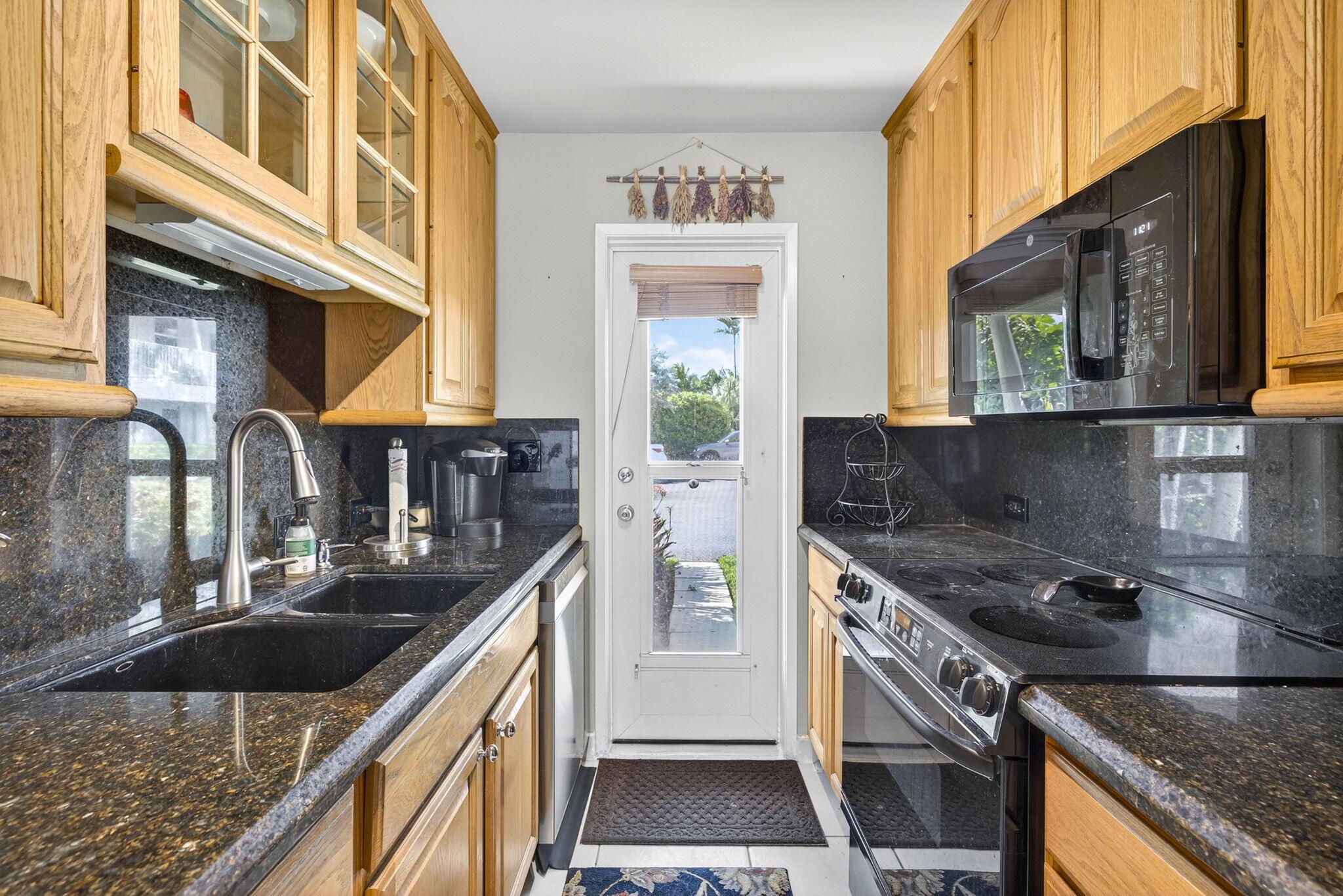 SEA CLUB OF HILLSBORO BEA - Residential