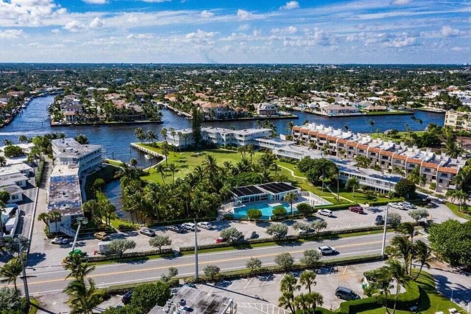 1221 Hillsboro Mile 15a