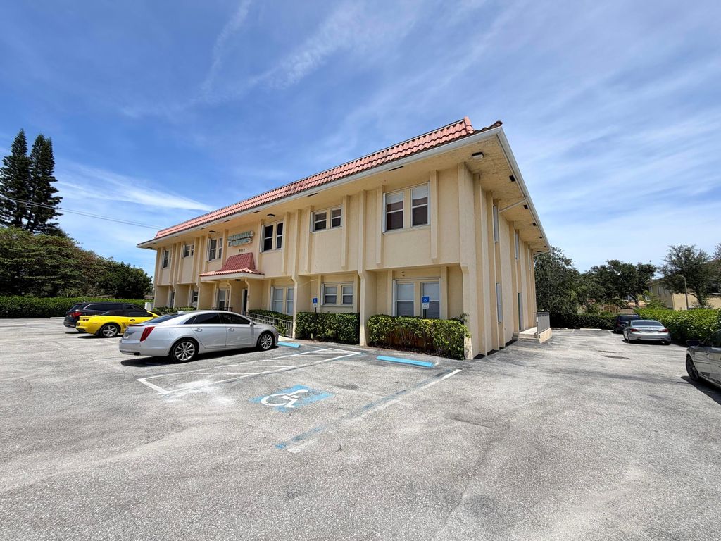 Photo of 9112 N Fl A1aalt, North Palm Beach, FL 33403 (MLS # B26025742)