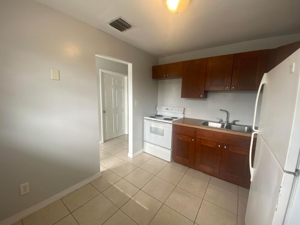 Photo of 3208 Louisiana Avenue #5, Fort Pierce, FL 34950 (MLS # R11074719)
