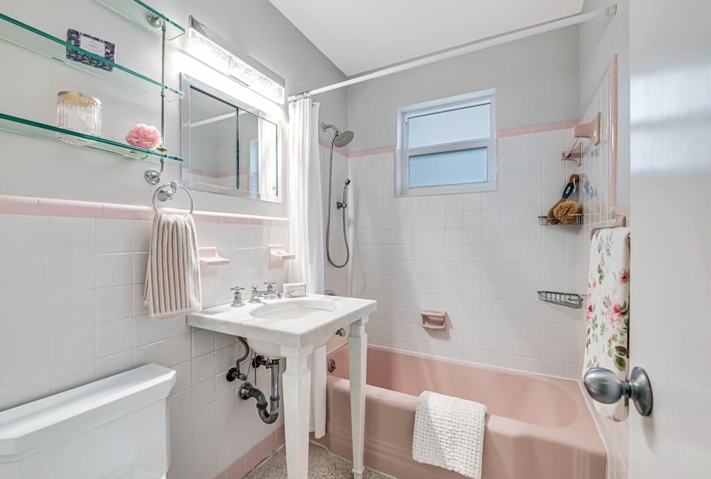 NORTH LAKE WORTH - Residential