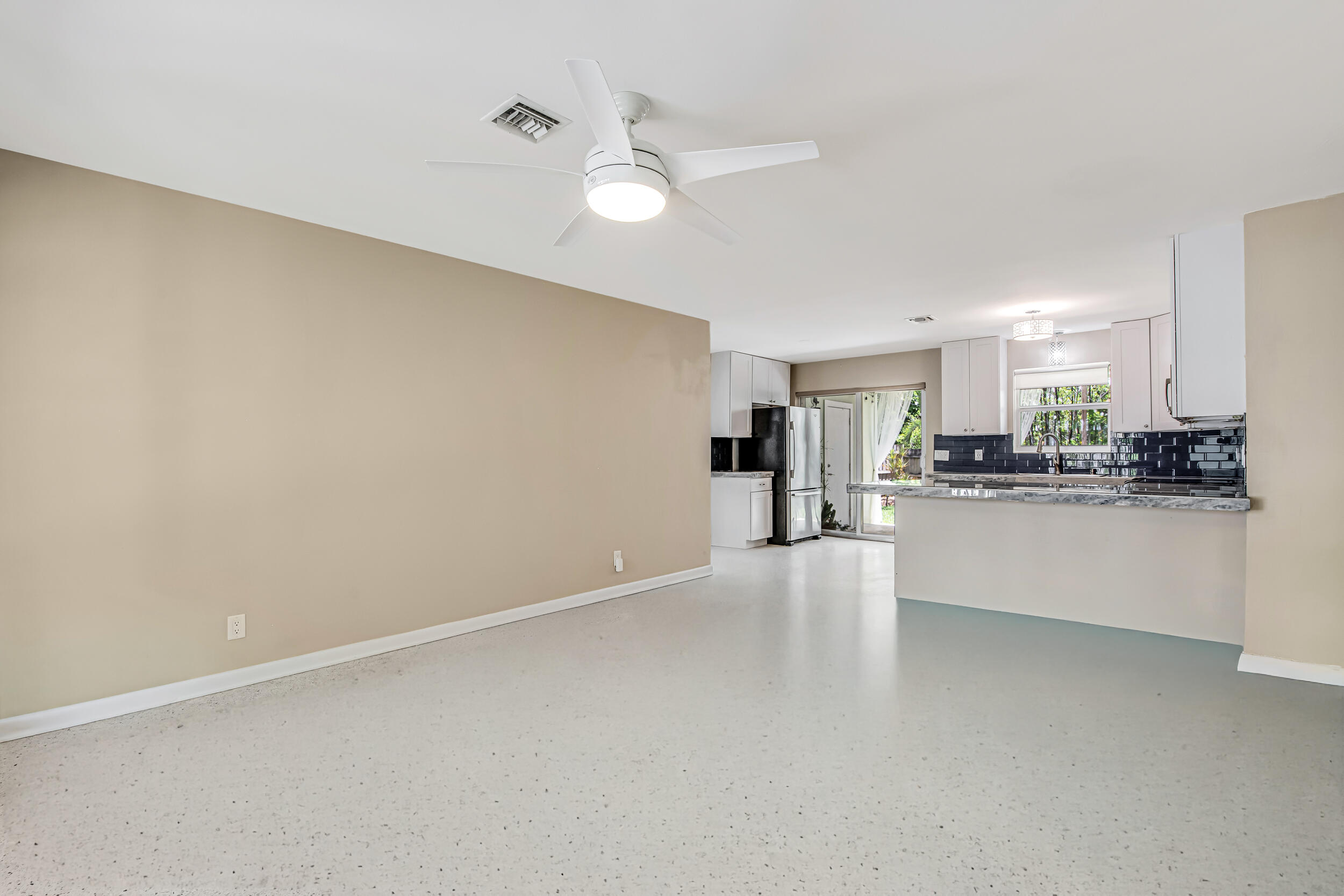 NORTH LAKE WORTH - Residential