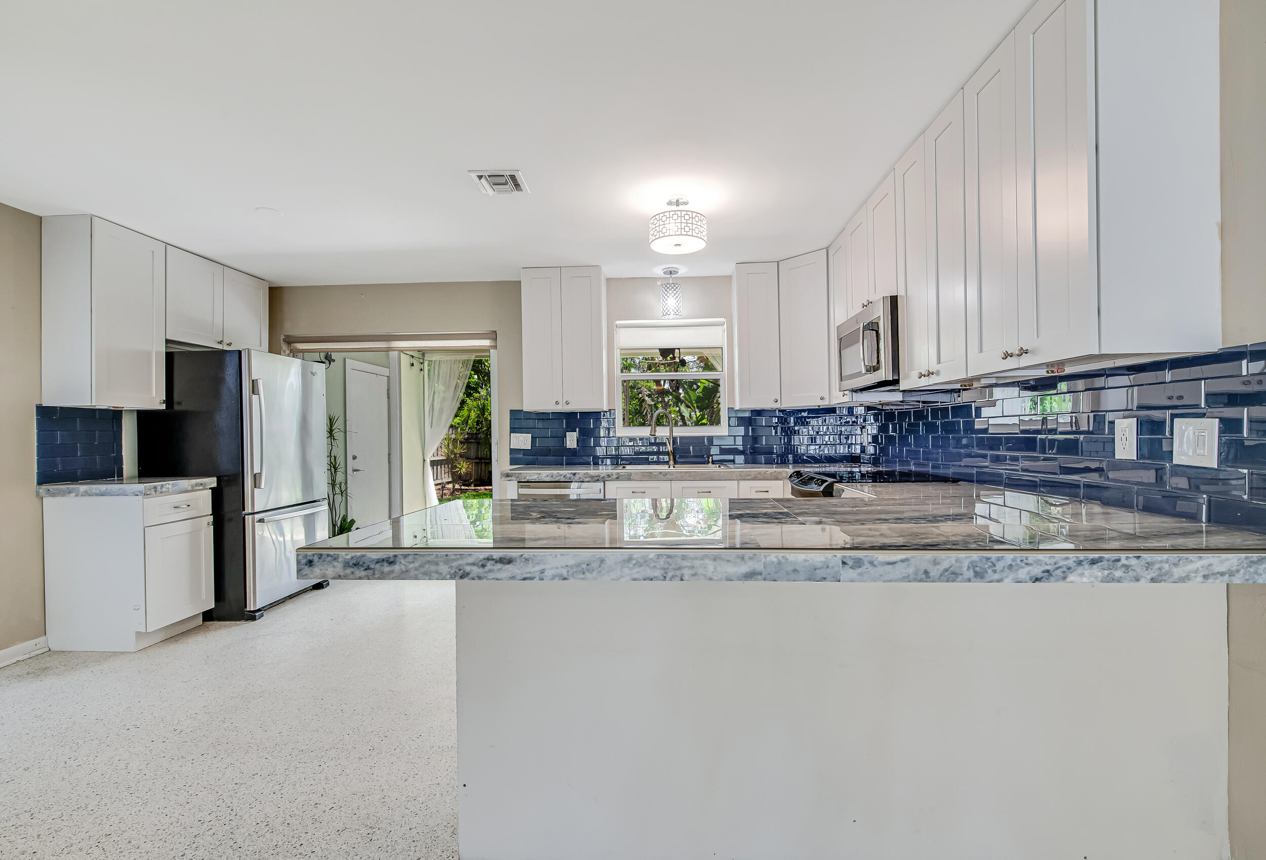 NORTH LAKE WORTH - Residential