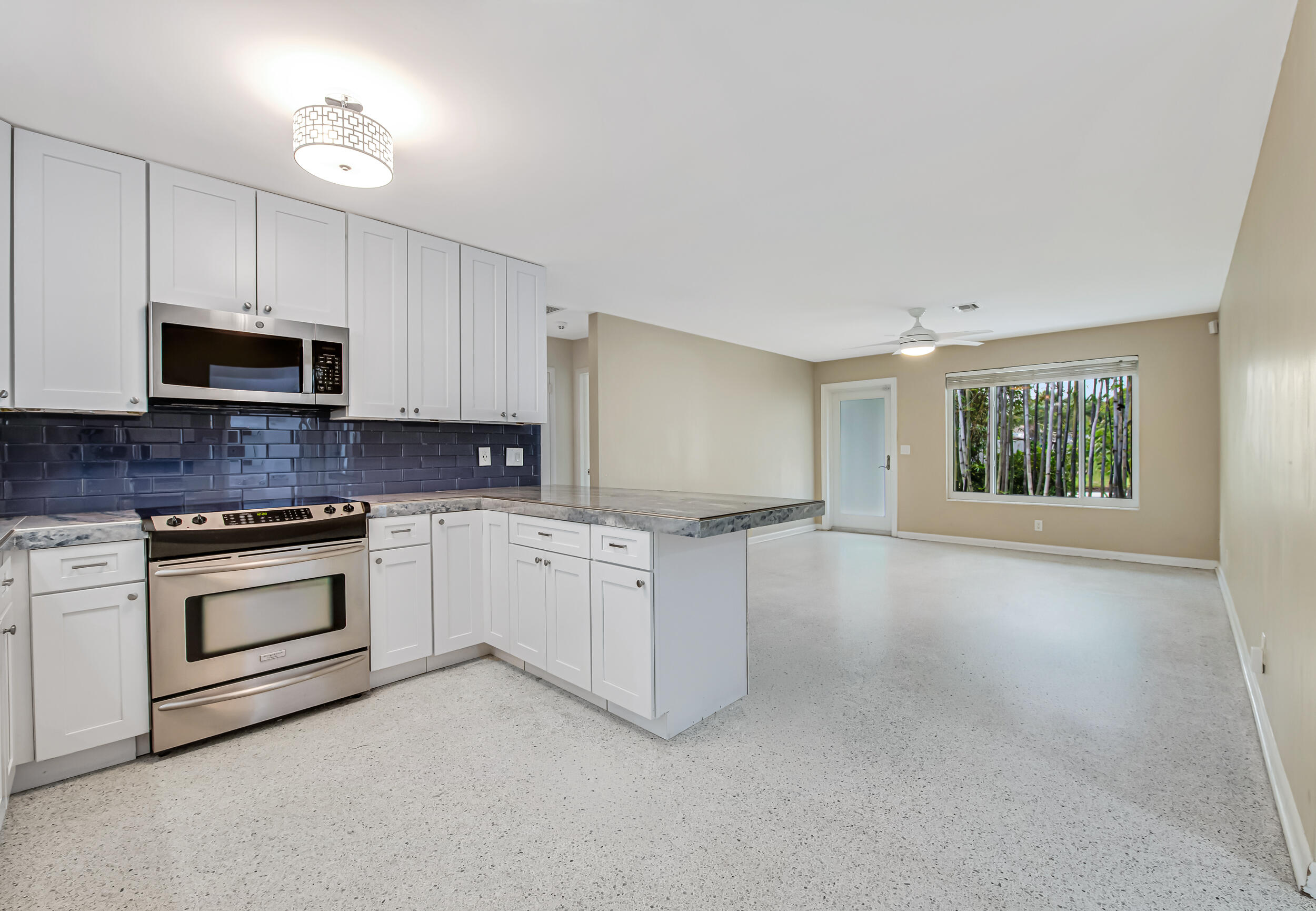 NORTH LAKE WORTH - Residential