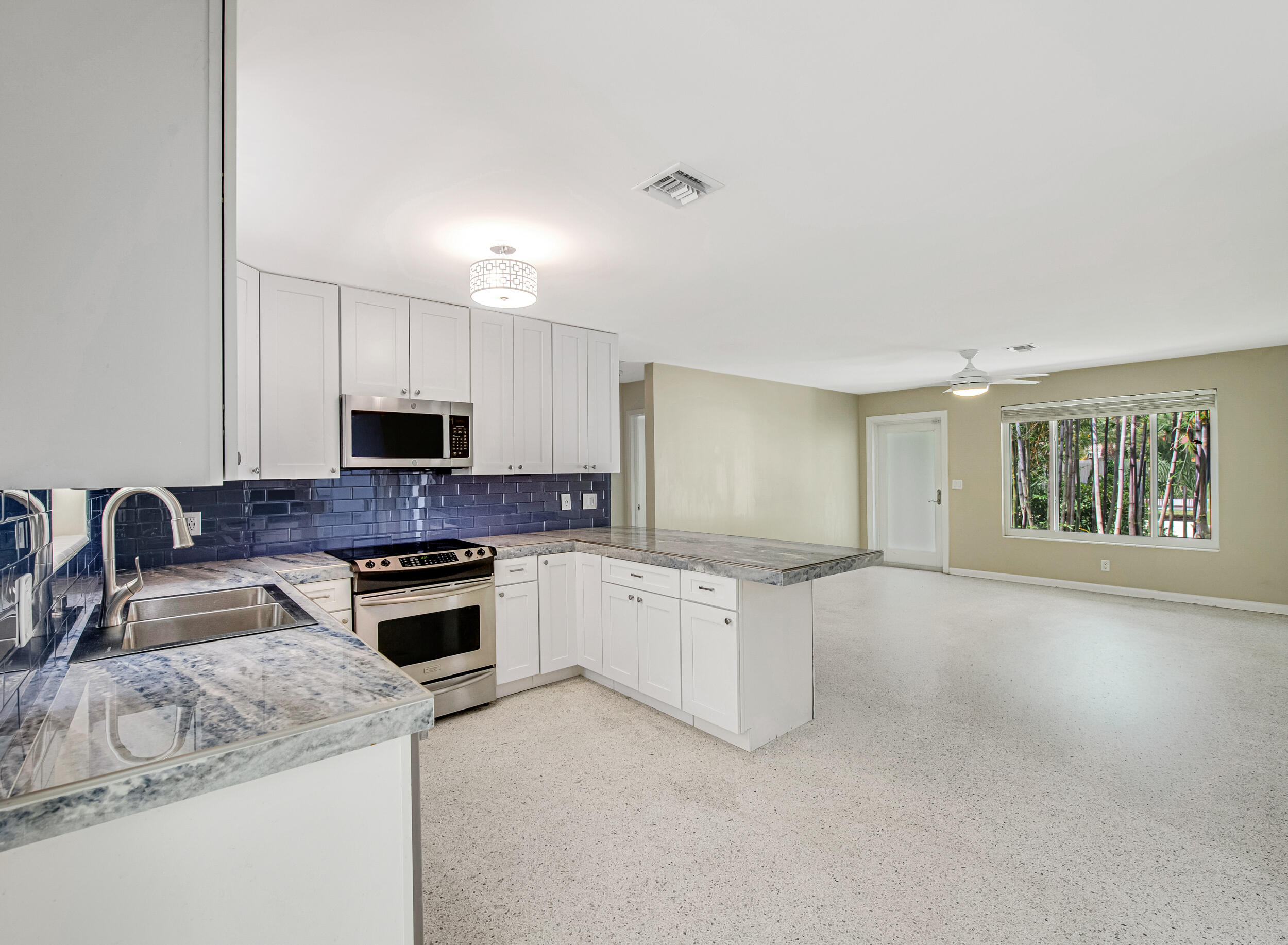 NORTH LAKE WORTH - Residential