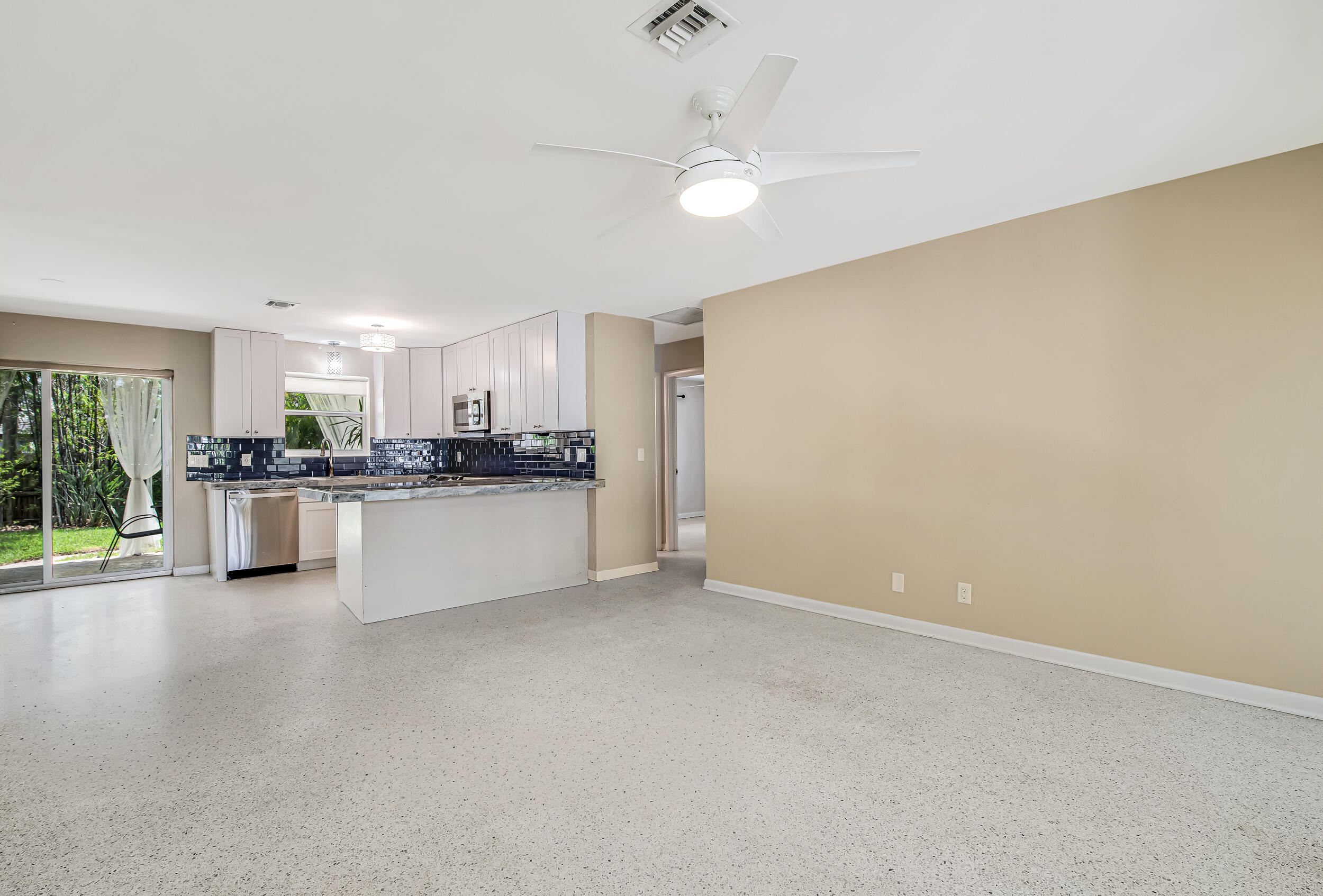 NORTH LAKE WORTH - Residential