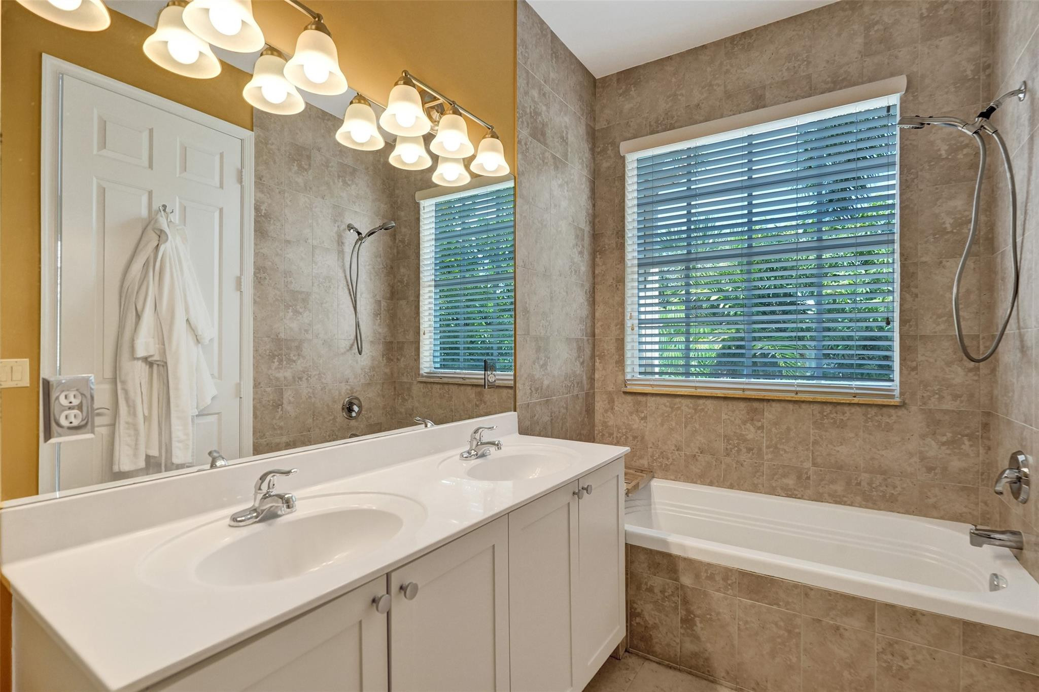 Riverside Townhomes - Residential