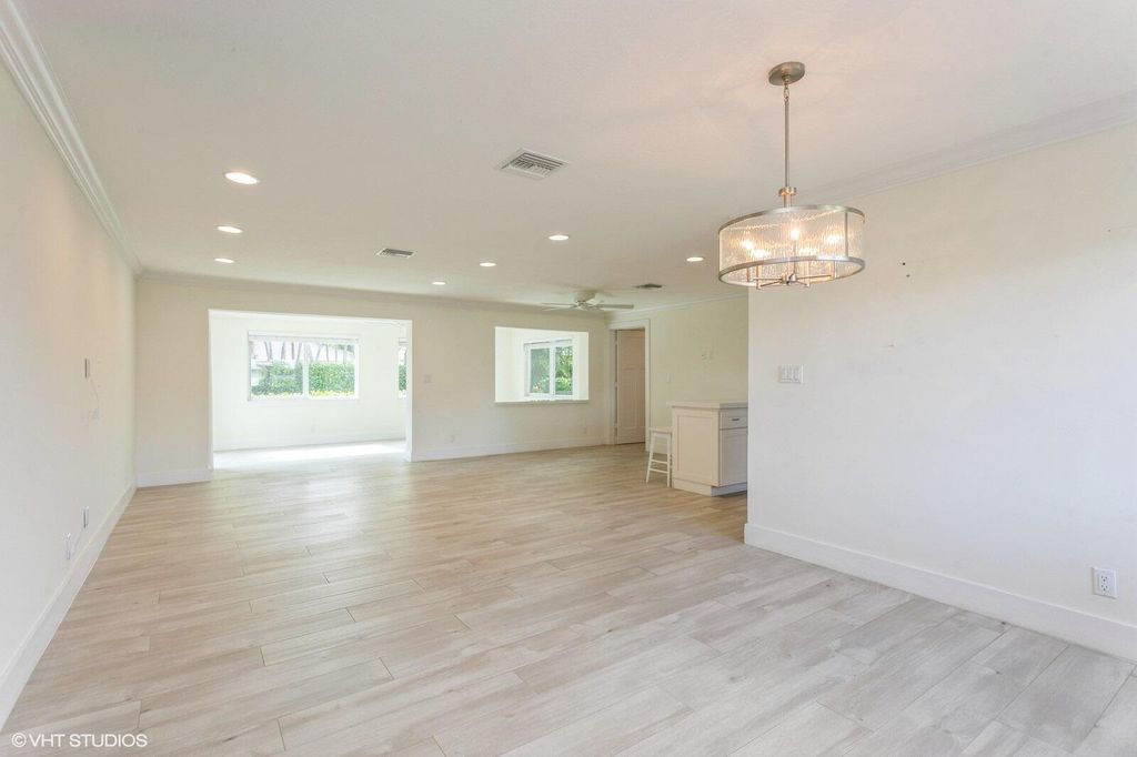 Photo of 1615 Venus Avenue, Jupiter, FL 33469 (MLS # R11102394)