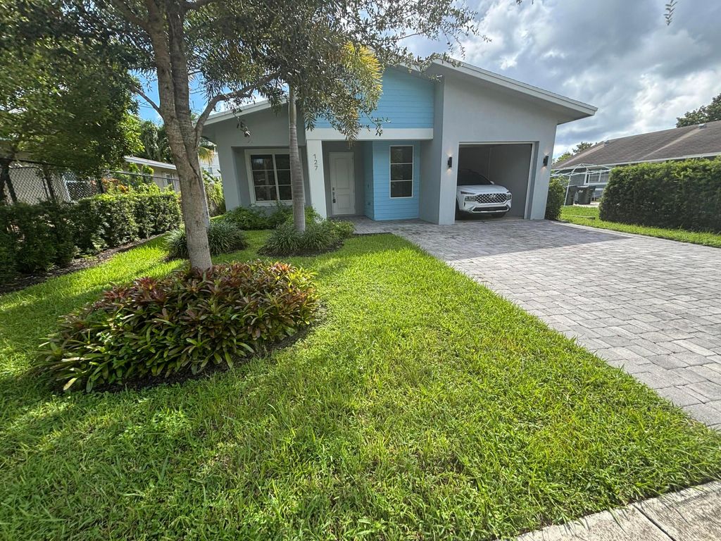 Photo of 127 NW 9th Avenue, Delray Beach, FL 33444 (MLS # B26011311)