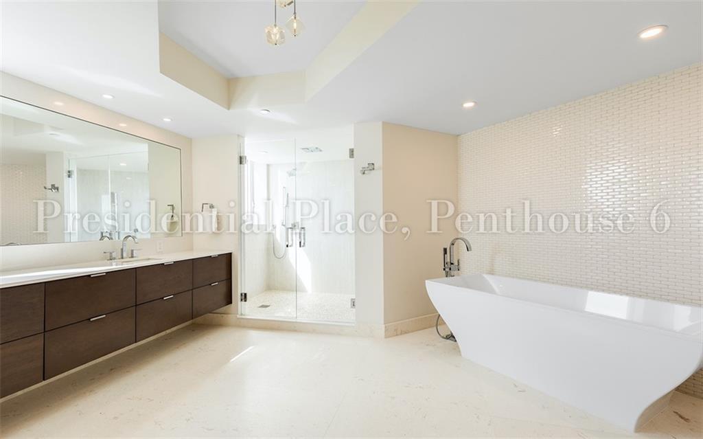 PRESIDENTIAL PLACE - Residential