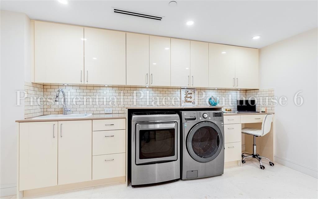 PRESIDENTIAL PLACE - Residential