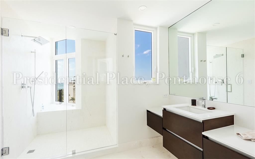 PRESIDENTIAL PLACE - Residential