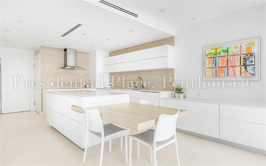 PRESIDENTIAL PLACE - Residential