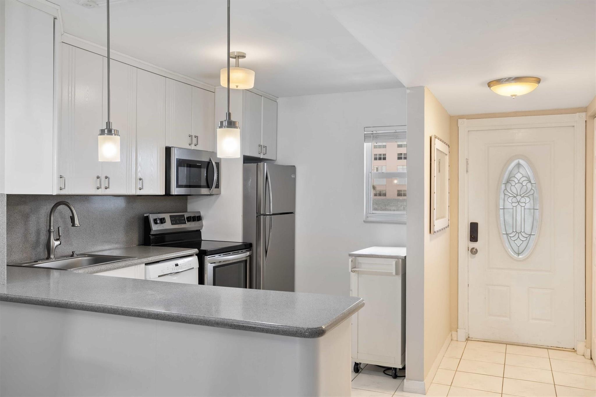 RIVIERA APTS - Residential