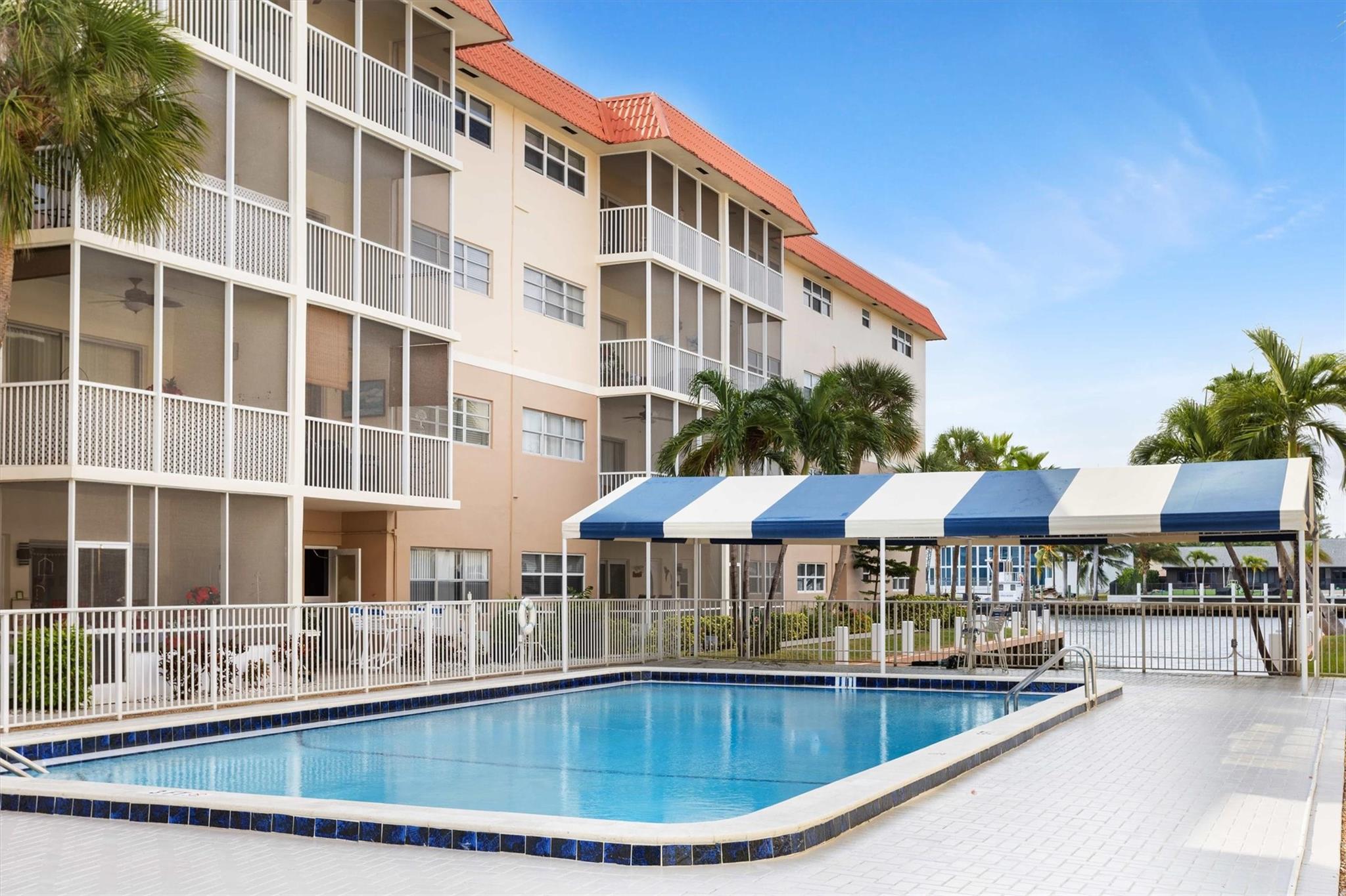 RIVIERA APTS - Residential