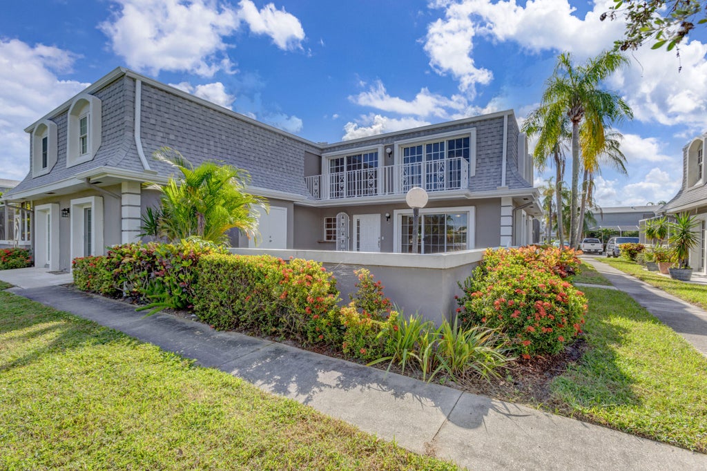 Photo of 2704 Vision Drive, Palm Beach Gardens, FL 33418 (MLS # R10933730)