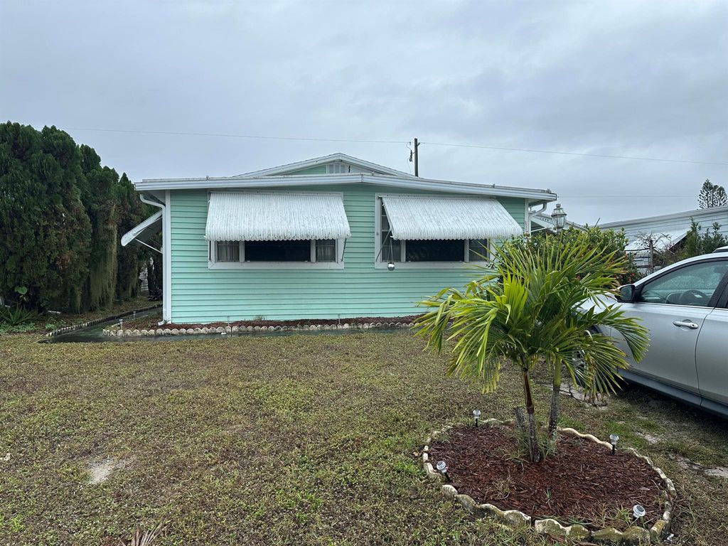 Photo of 8070 SE Eagle Avenue, Hobe Sound, FL 33455 (MLS # R11054208)