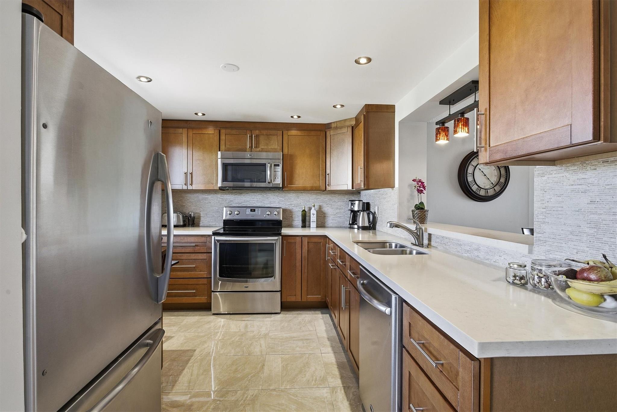 MEADOWBROOK LAKE - Residential